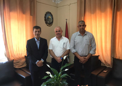 تهنئة عضو الهيئة الادارية